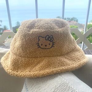Hello Kitty sherpa bucket hat brown